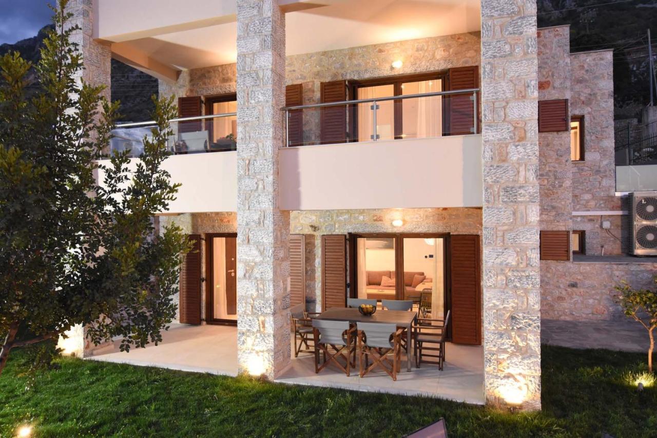 Dafni - Infinite Sea Vistas With Private Pool Kalamata