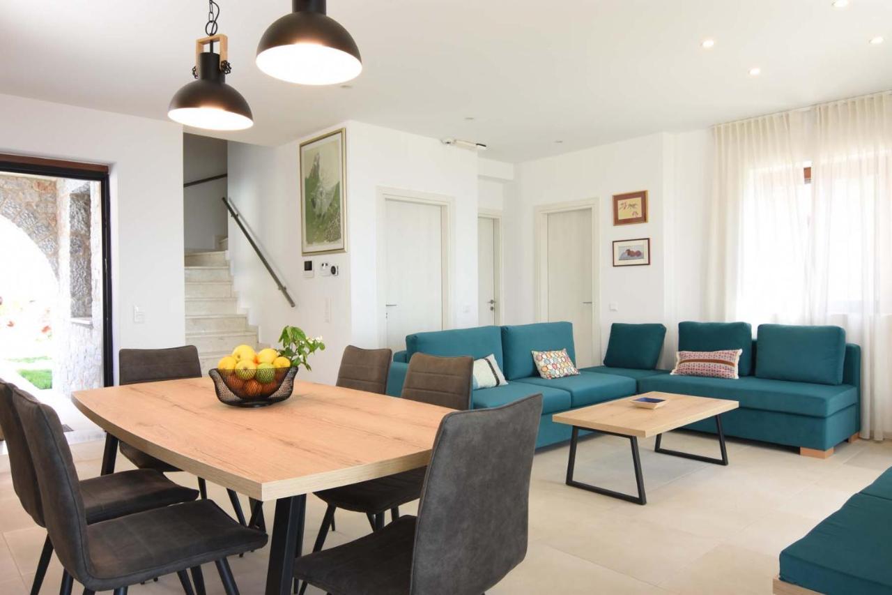 Vila Dafni - Infinite Sea Vistas With Private Pool *