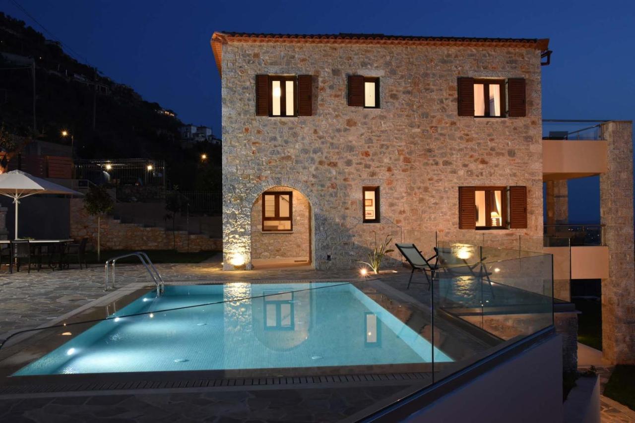 Dafni - Infinite Sea Vistas With Private Pool Kalamata