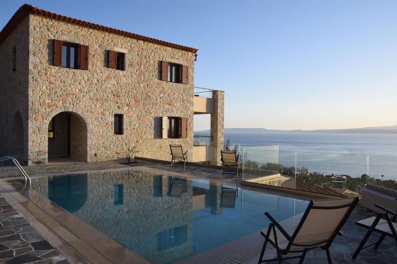 Dafni - Infinite Sea Vistas With Private Pool Kalamata