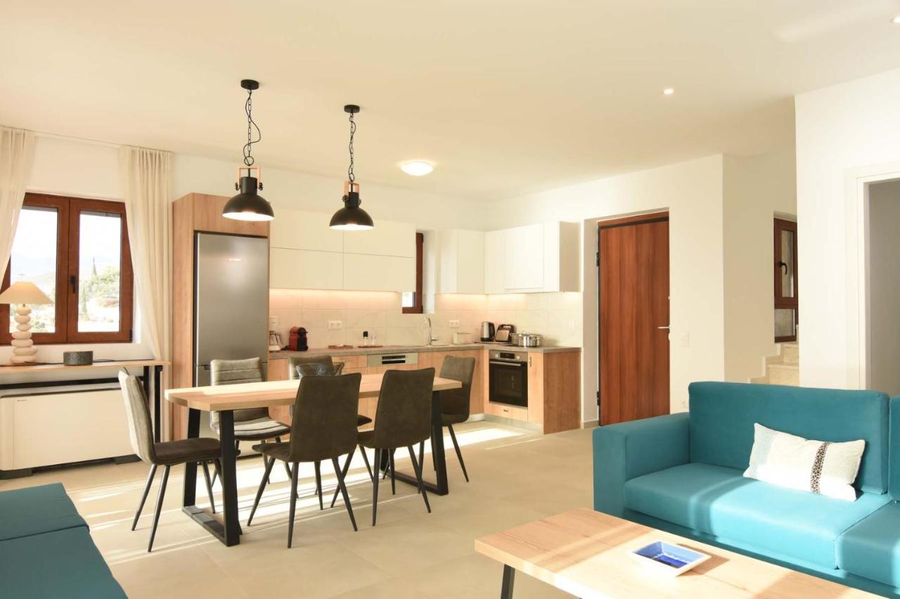 Vila Dafni - Infinite Sea Vistas With Private Pool *