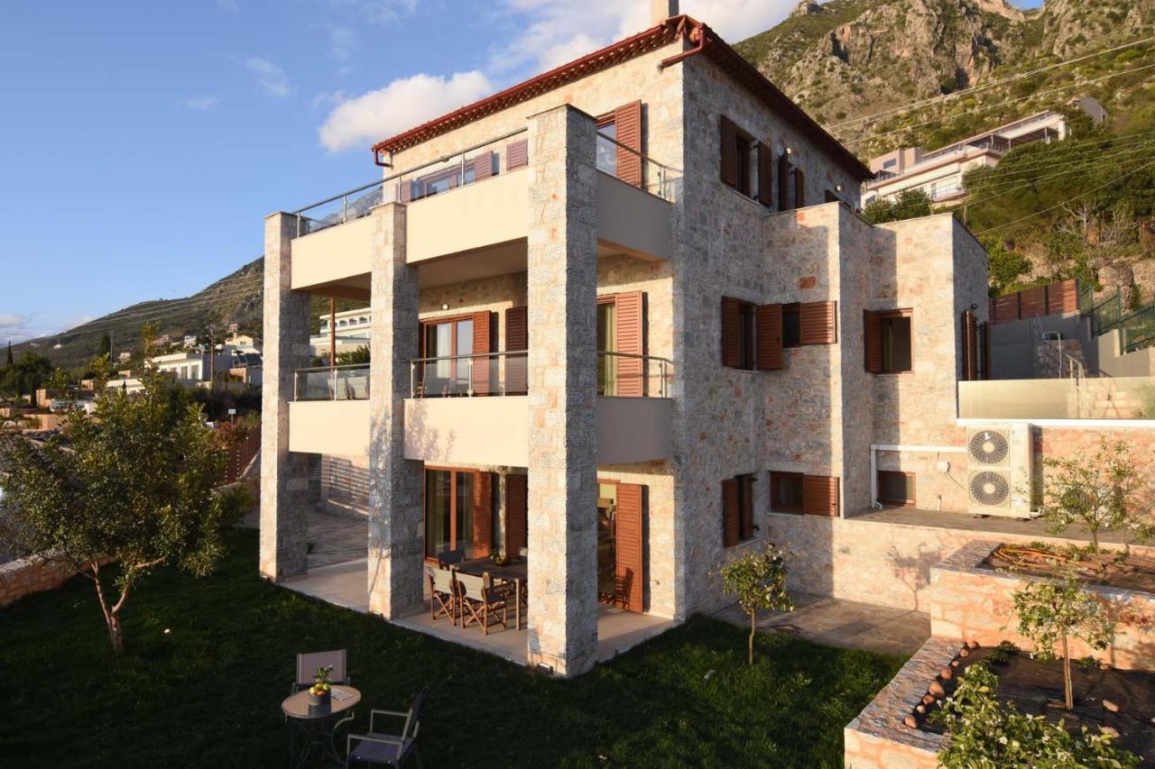 Villa Dafni - Infinite Sea Vistas With Private Pool Kalamata