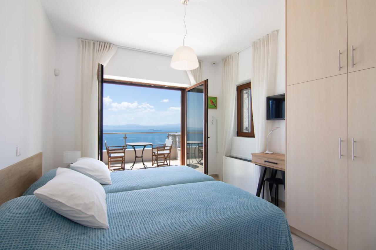 Dafni - Infinite Sea Vistas With Private Pool * Kalamata