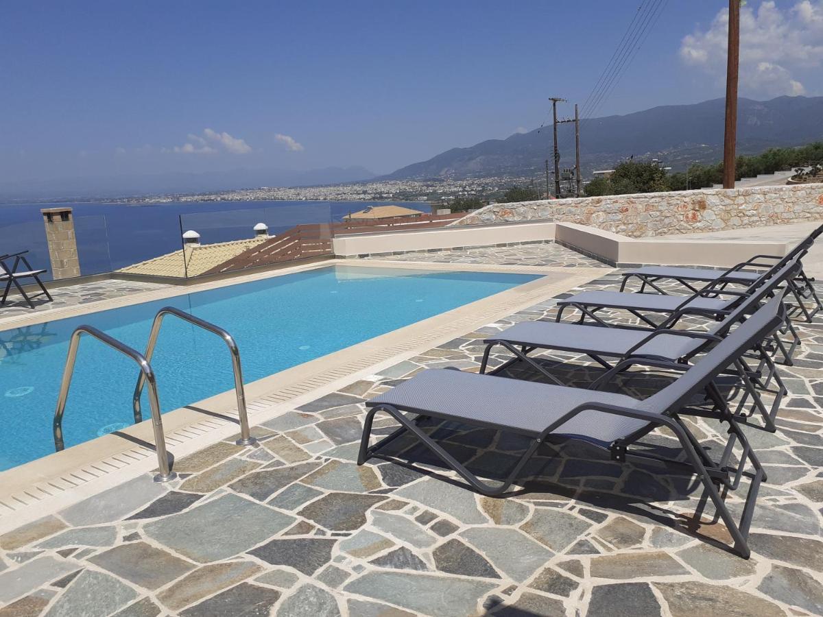 Villa Dafni - Infinite Sea Vistas With Private Pool Kalamata