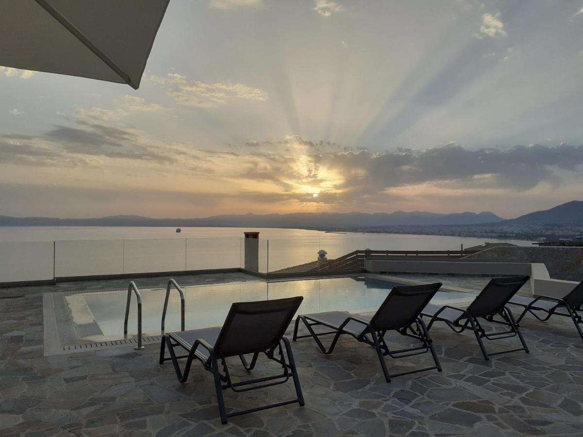 Dafni - Infinite Sea Vistas With Private Pool Kalamata